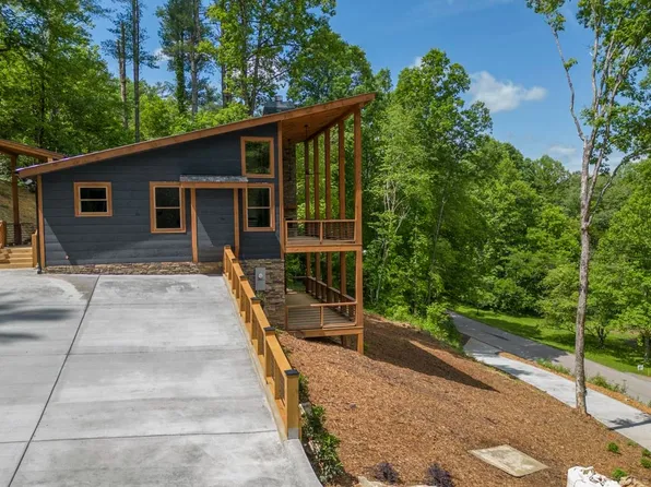 529 Hidden Valley Dr, Morganton, GA 30560