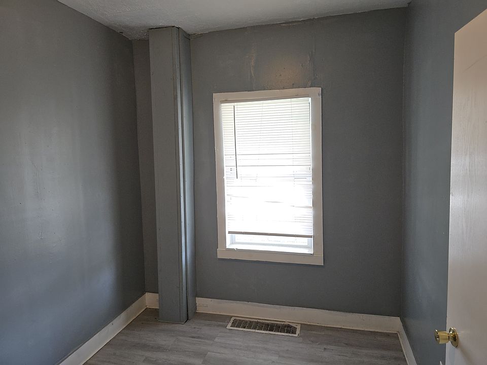 1st image of 29 E Raymond St #29