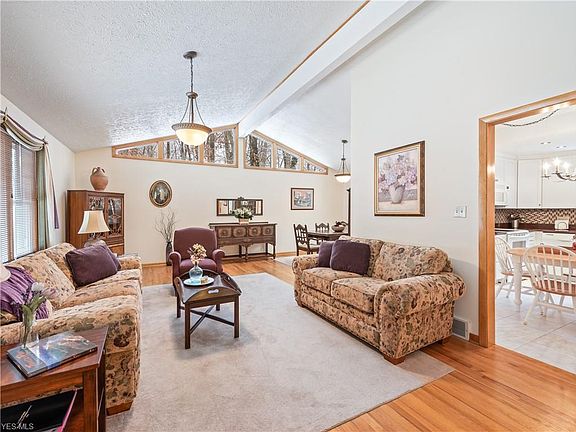 3rd image of 9401 Shady Oaks St NW