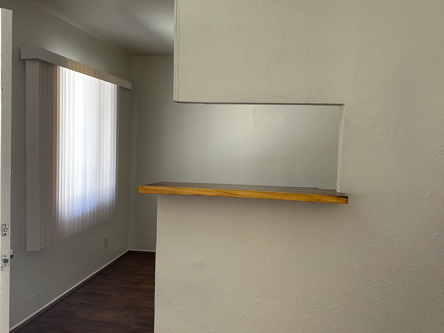 2 bed, 700 sqft, $2,058 — Photo 2