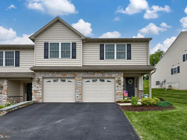 17 Southwoods Dr, Elizabethtown, PA 17022