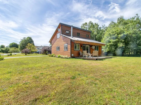 75 Stonewall Street, Newport City, VT 05855