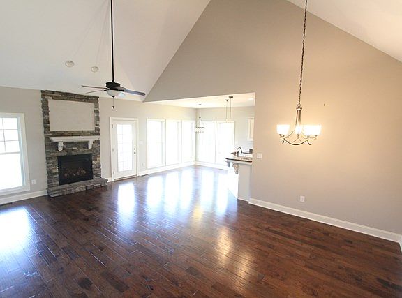 3rd image of 103 King Cir