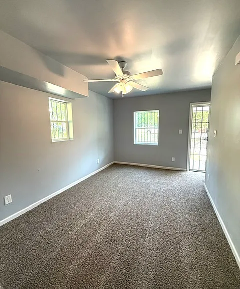 2082 Mutual Ave #A & B — Photo 4