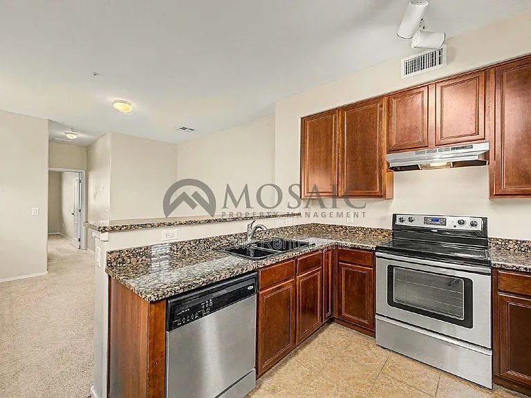 1384 S Sabino Dr — Photo 12