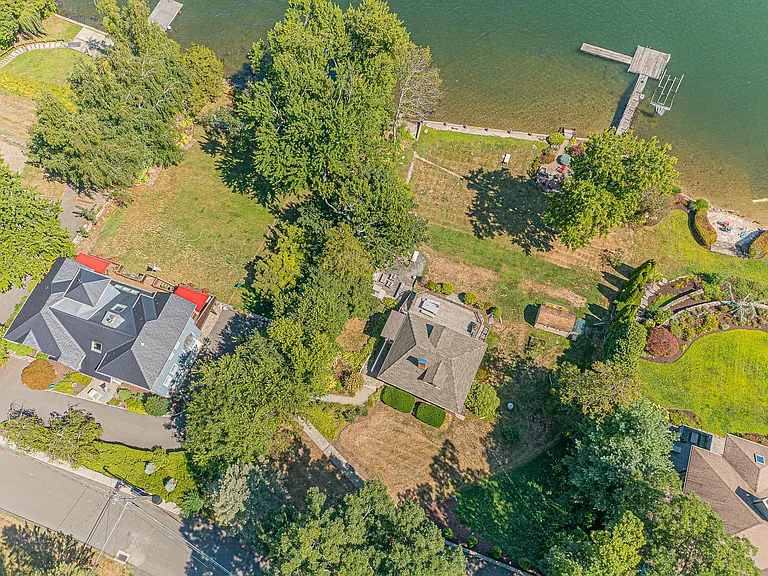 20 Shore Rd — Photo 7