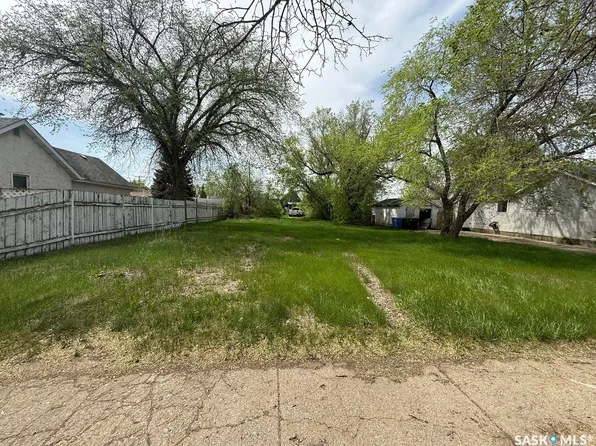 1521 103rd Street, North Battleford, SK S9A 1L4