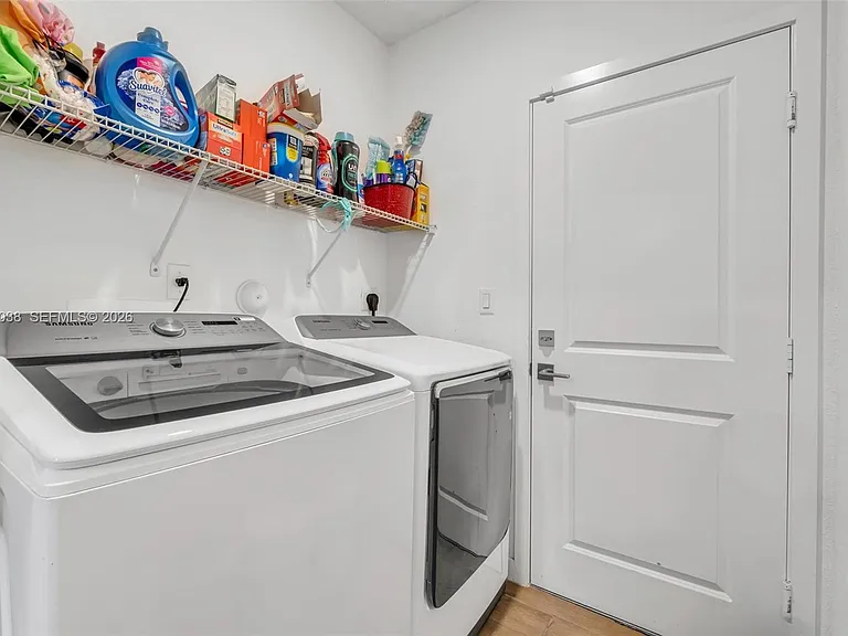 537 NE 6th Ct — Photo 19