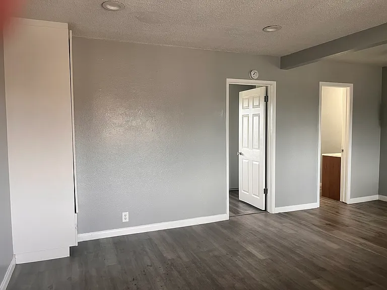 4459 N Maine Ave #D — Photo 7