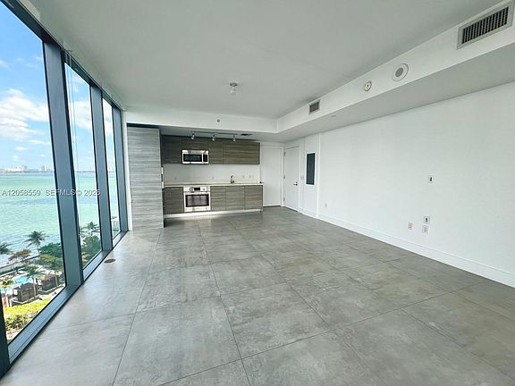 2nd image of 650 NE 32nd St Unit 908