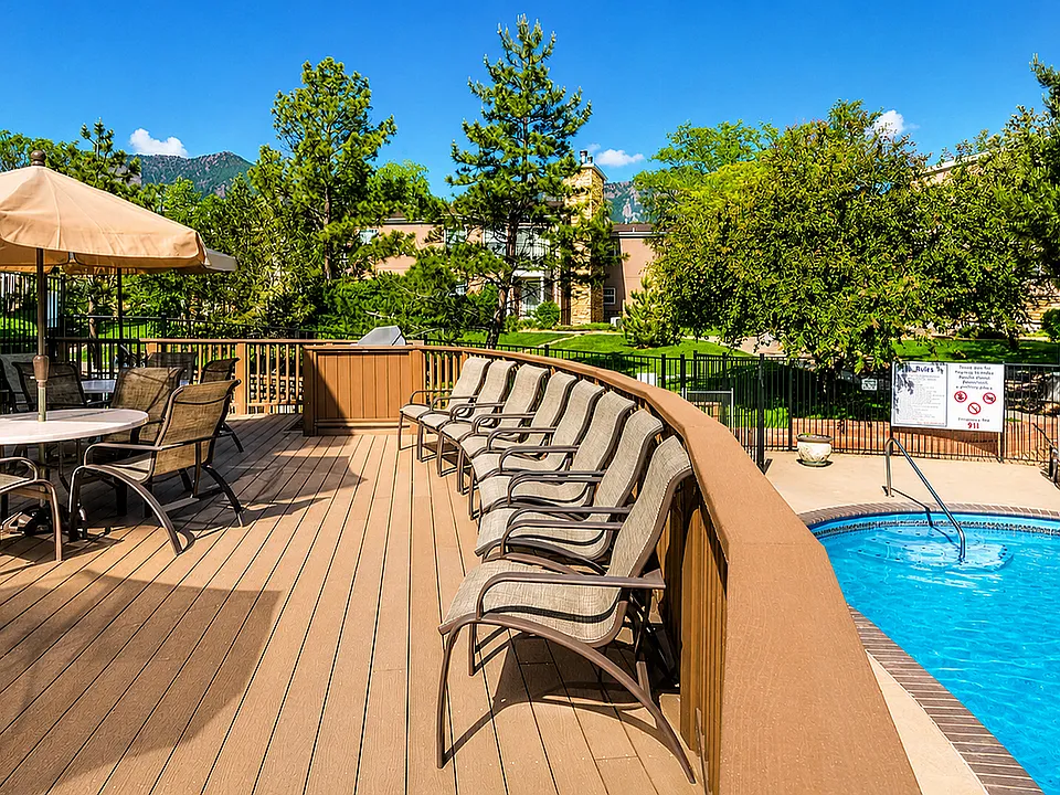 Resident Lounge Sun Deck