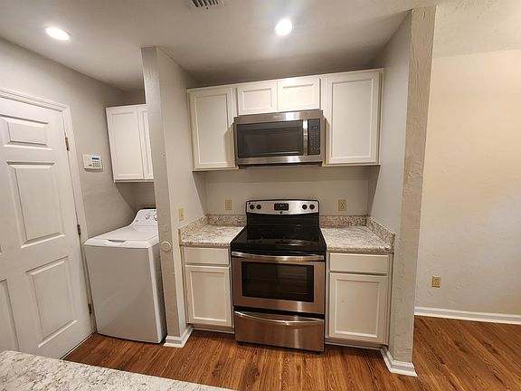 4th image of 828-2 W Carolina St