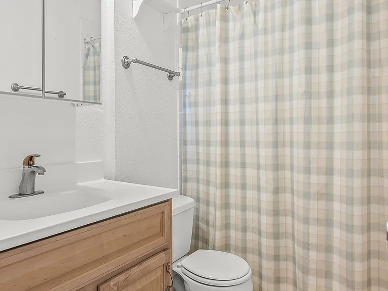 1015 SW Bertha Blvd #5 — Photo 16