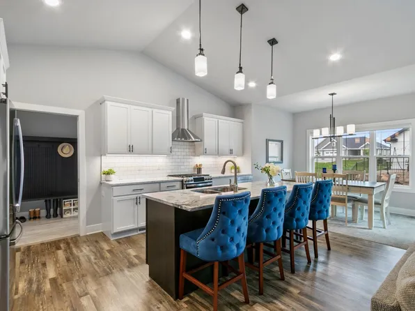 1152 Prairie View Dr, Waunakee, WI 53597