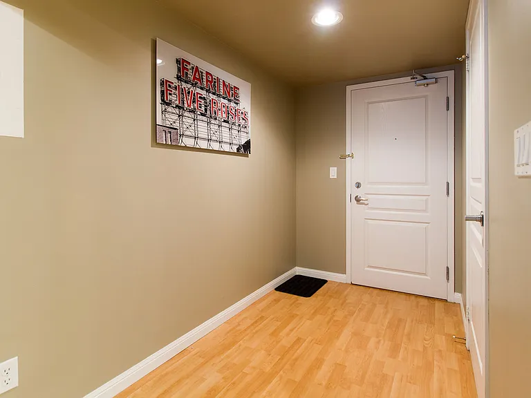 140 Simcoe St — Photo 16