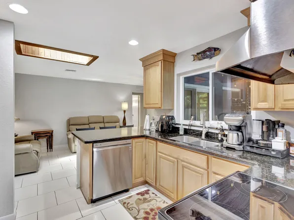 12261 Old Country Road S, Wellington, FL 33414