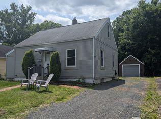 26 Westfield St, Manchester, CT 06042