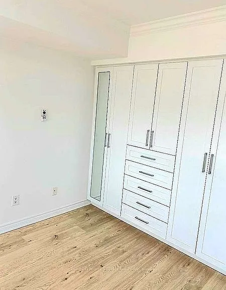 35 Kingsbridge Garden Cir #1008 — Photo 22