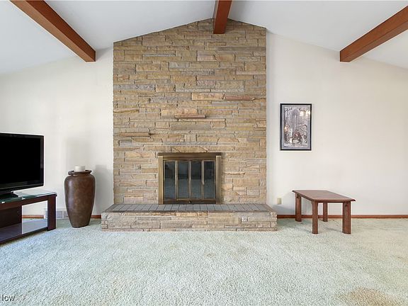 4th image of 730 Highland Ave