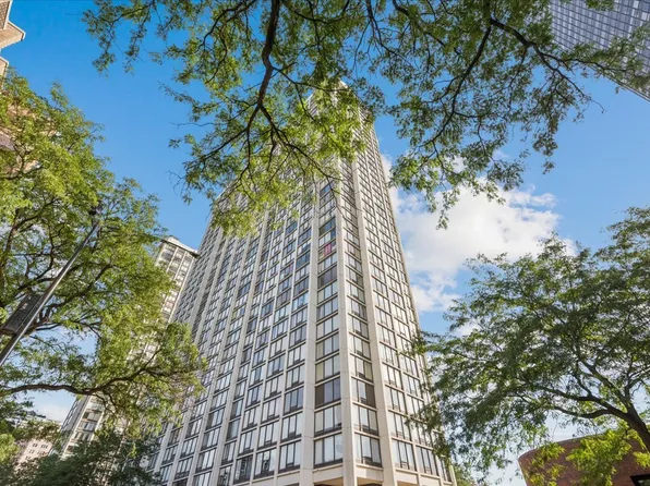 5445 N Sheridan Rd APT 3211, Chicago, IL 60640