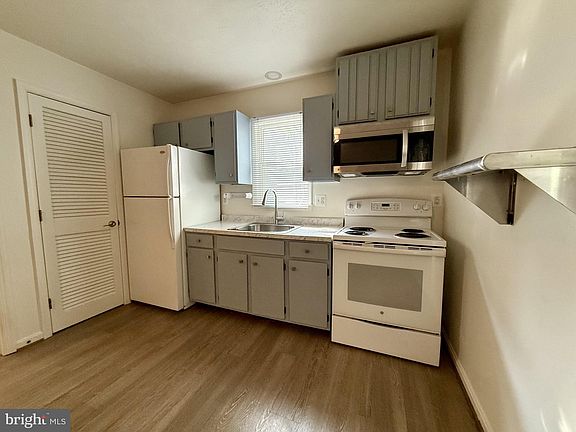 3rd image of 23970 Maypole Rd APT E