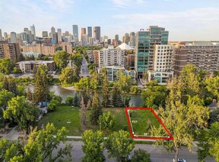 112 Roxboro Rd SW, Calgary, AB T2S 0R1