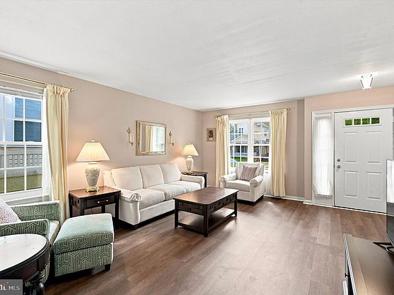 2nd image of 18A W Mercer Ave