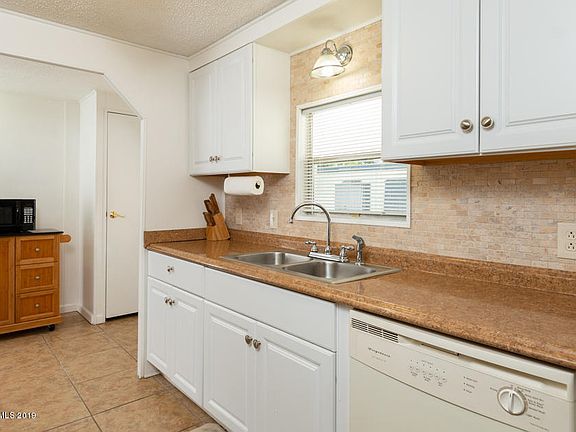 5th image of 1074 Wren Cir