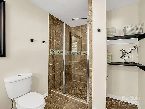 3 bed, 2.5 bath, 2200 sqft, $2,850 — Photo 2