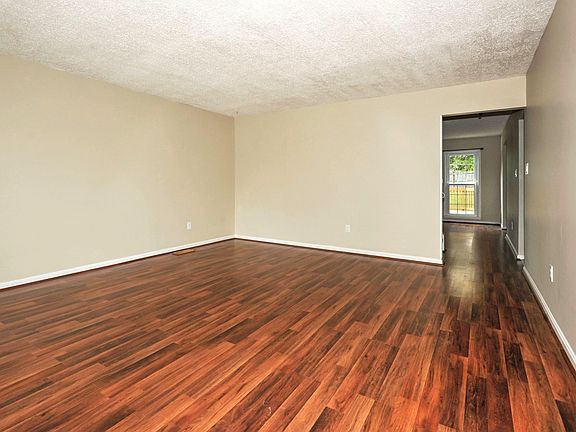 4th image of 1303 Lopp Ct
