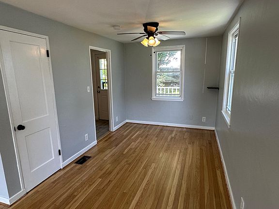 2nd image of 32 Shangri La Ln