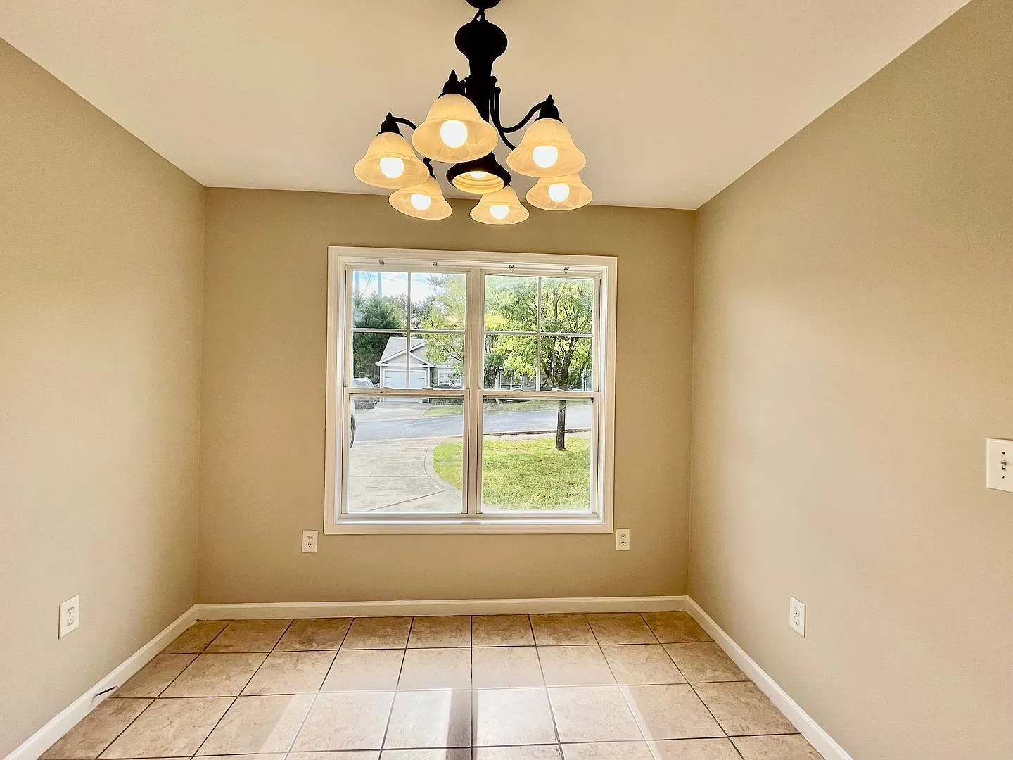 Brookstone Dr #7 — Photo 4