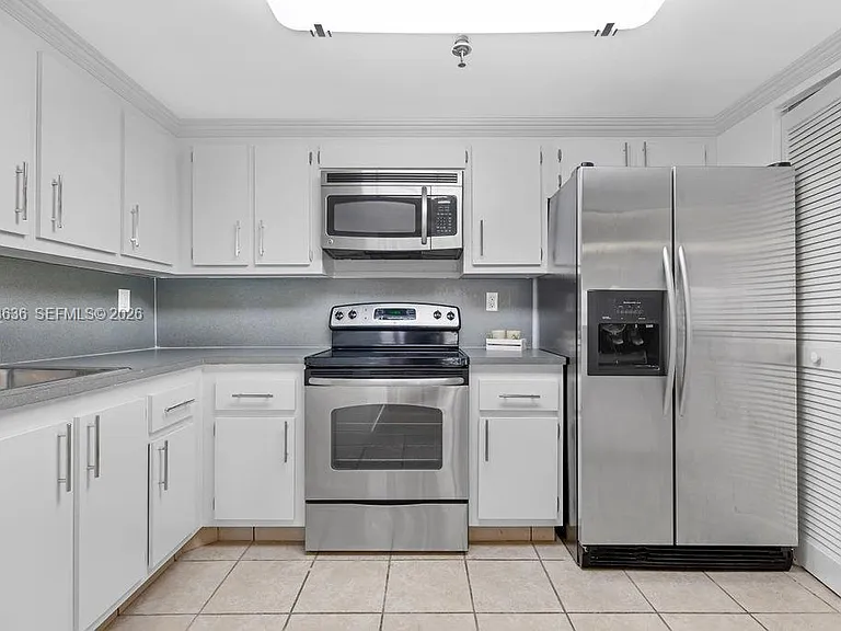 2625 Collins Ave #702 — Photo 9