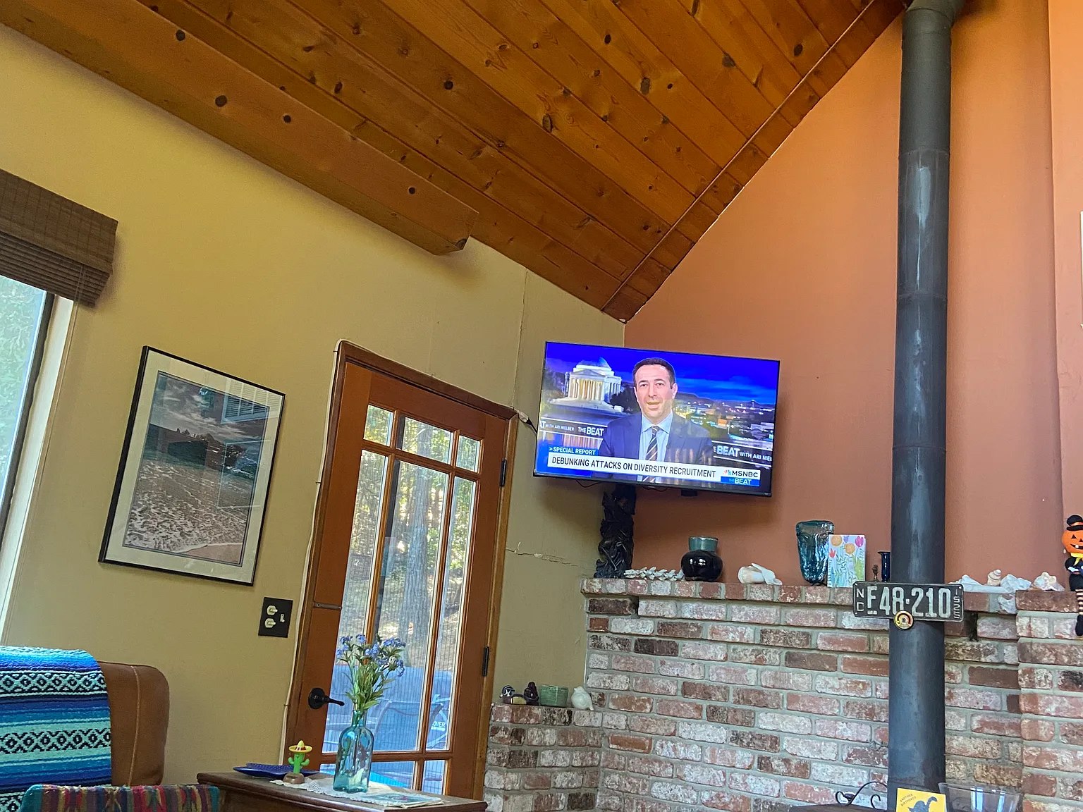 3 bed, 1200 sqft, $2,300 — Photo 4