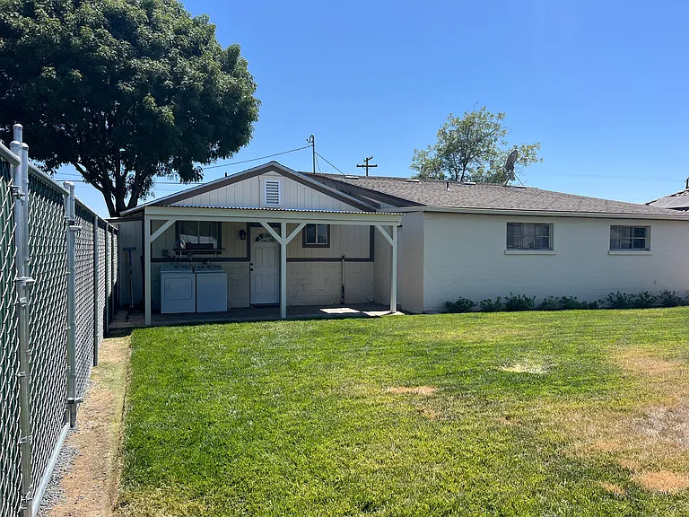 8114 E Olive Ave — Photo 20