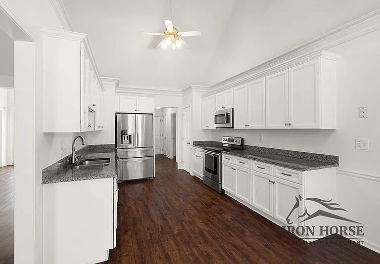 379 Beech Hollow Trl — Photo 12