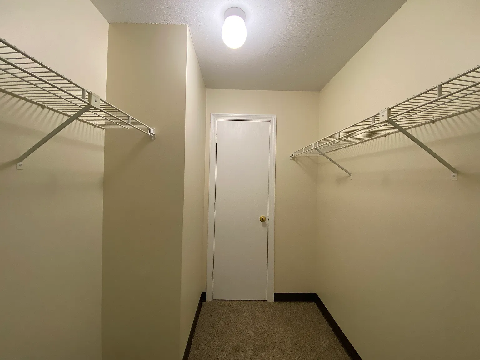 Sunset Ridge Apartments — Photo 3