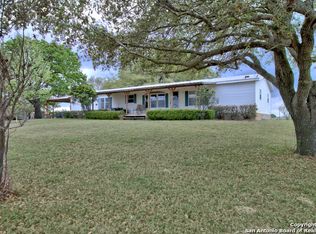 1447 County Road 317, La vernia, TX 78121