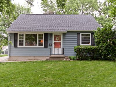 2923 Oakland Rd NE, Cedar Rapids, IA, 52402