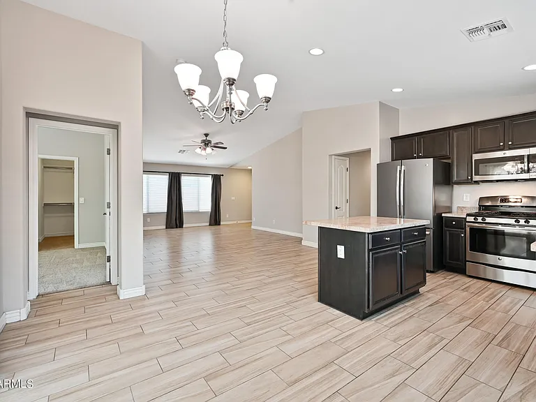 2209 E Hazeltine Way — Photo 7
