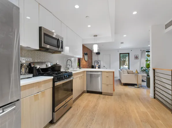 667 Putnam Avenue image 1 of 10