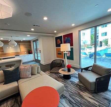 3rd image of 600 Three W Amelia Ave #3
