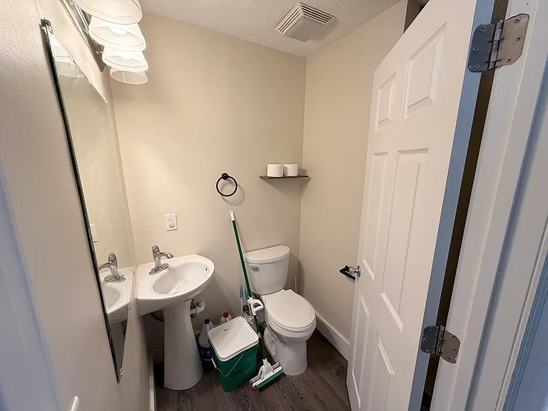 722 Washington St — Photo 13