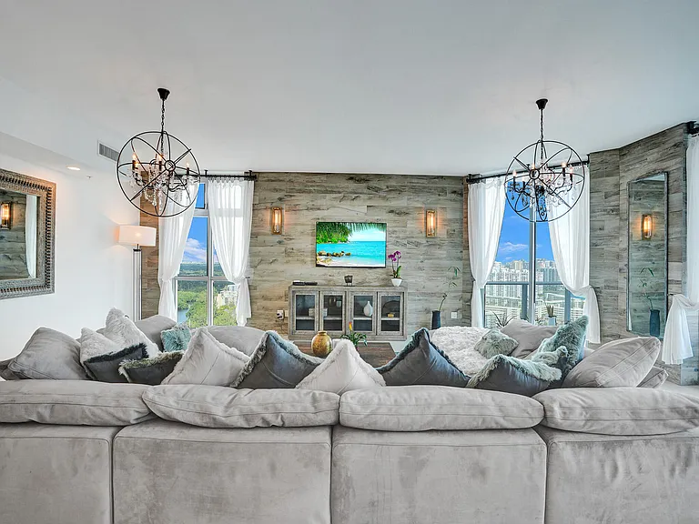 17301 Biscayne Blvd — Photo 11