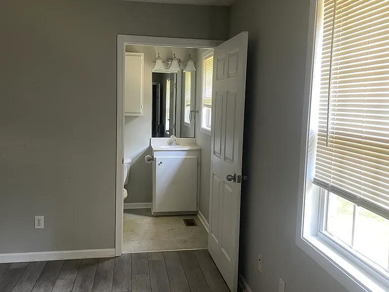 330 Mansfield Rd — Photo 12
