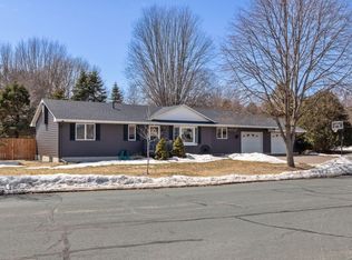 1012 Pine Ridge Ter, River Falls, WI 54022