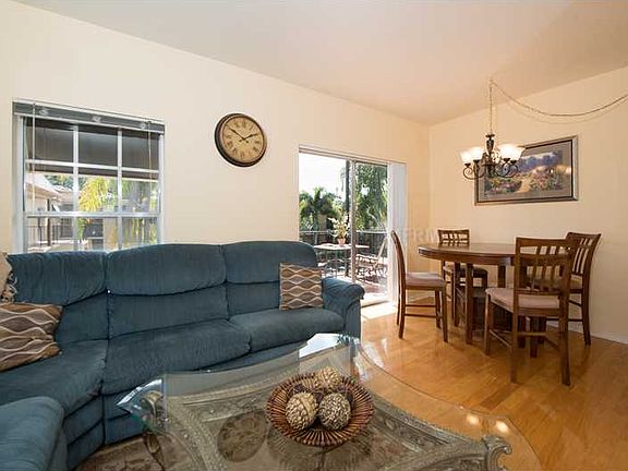 5th image of 115 S Lois Ave APT 225