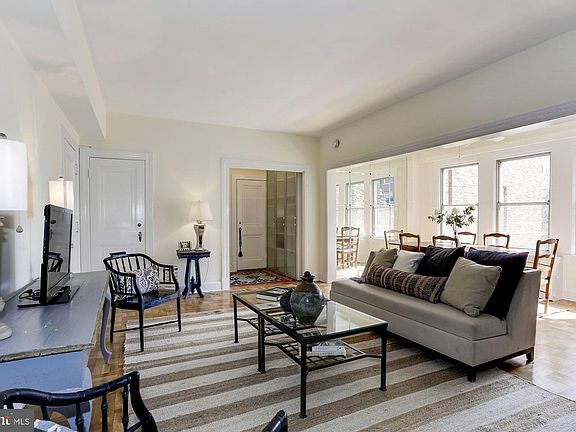 5th image of 4000 Cathedral Ave NW APT 523B