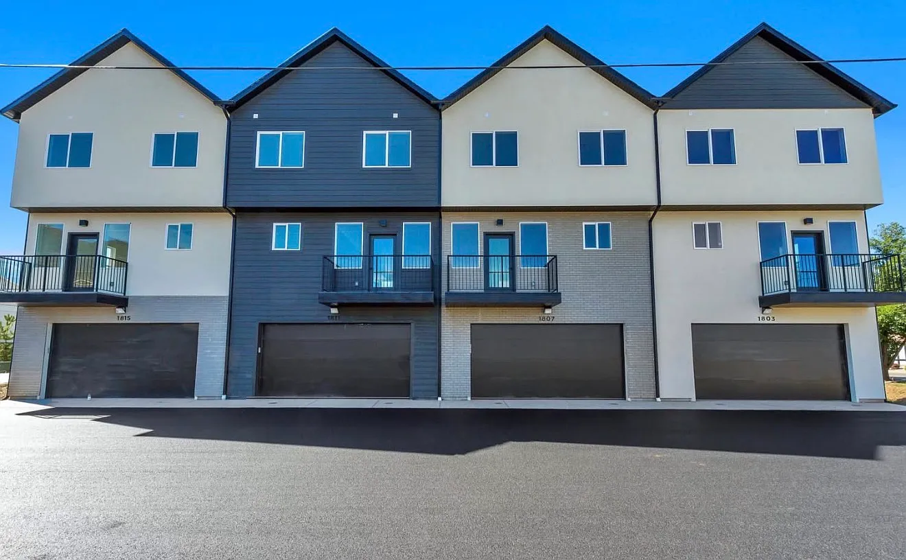 3 bed, 2.5 bath, 1650 sqft, $2,350 — Photo 3