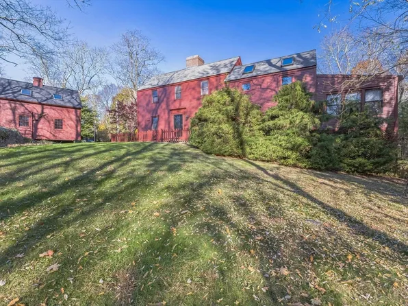 999 Hortonville Rd, Swansea, MA 02777